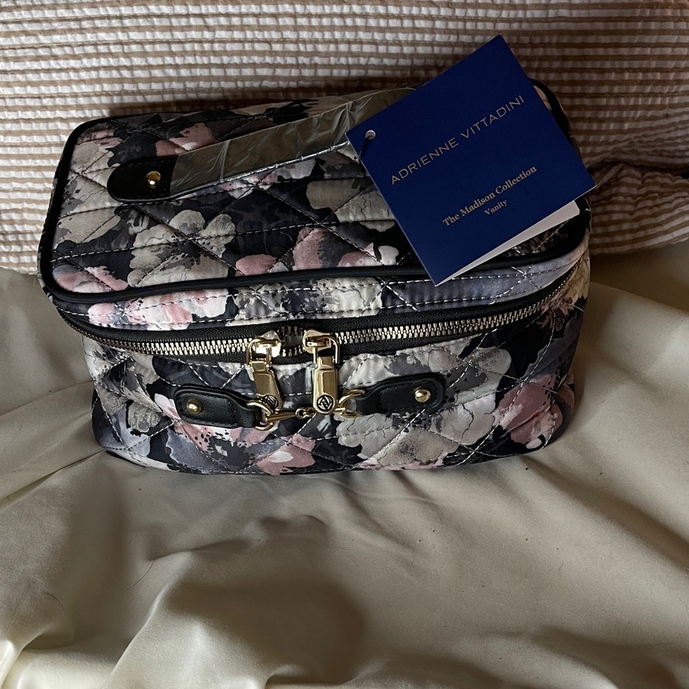 Adrienne Vittadini Quilted Floral Cosmetic Case Travel Vanity Adrienne Vittadini